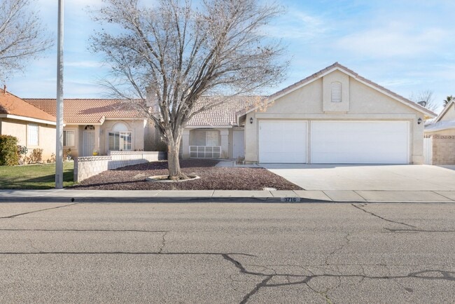 Photo - West Lancaster4 bedroom + bonus room