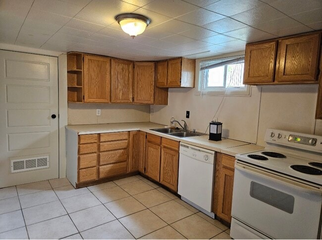 Building Photo - 1717 E Woodside Dr Rental
