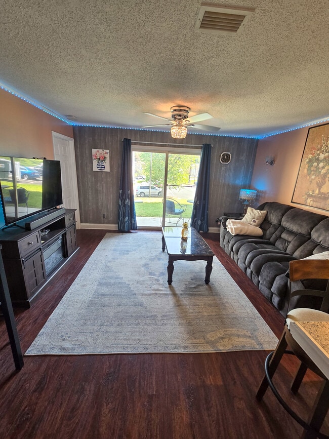 Photo - 1336 Hunters Rd Apartment