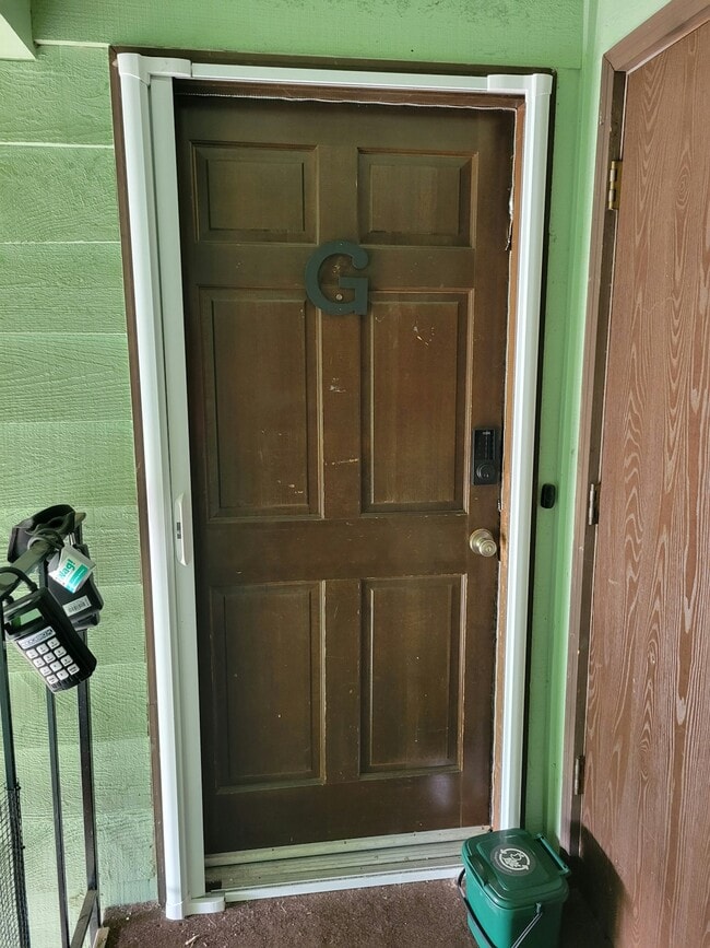 Photo - 318 S 174th Pl Unidad g