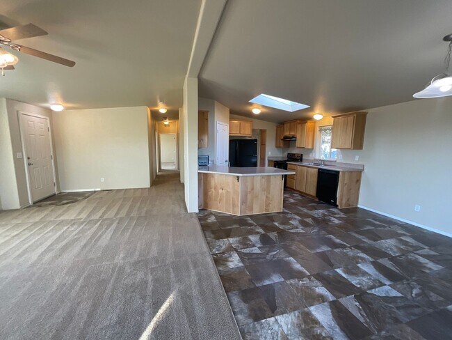 Photo - 3 Bed, 2 Bath Manufactured Home with a View