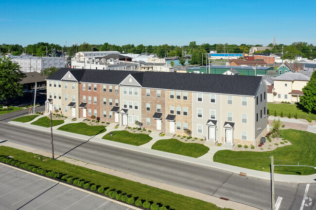 200 West - 200 West Townhomes