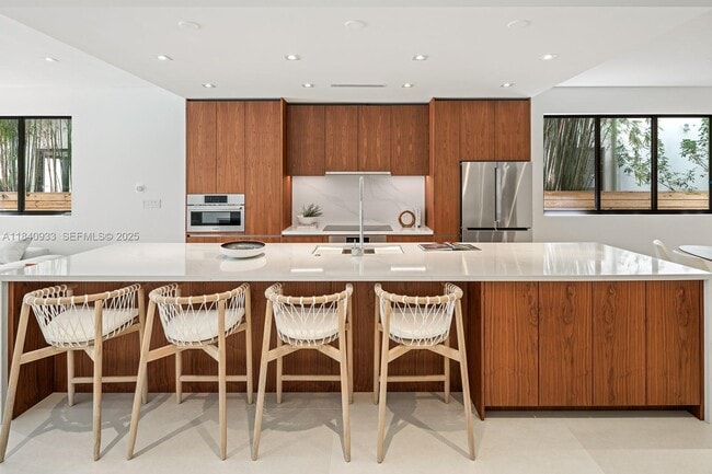 Photo - 2984 Coconut Ave