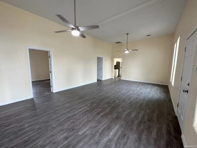 Photo - 203 Fount St