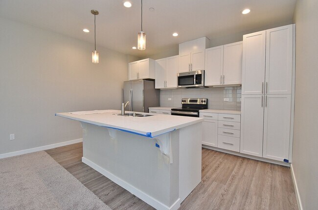Photo - $3,390 / 2 BR - STUNNING MODEL TOWN HOME IN CENTRAL FREMONT