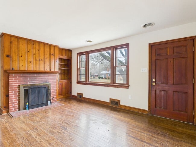 Photo - 637 Woodhaven Dr