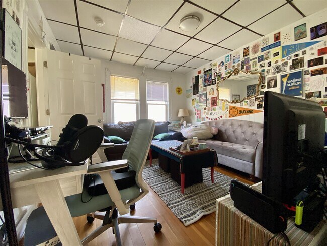 Photo - 19 Craigie St Unit 3