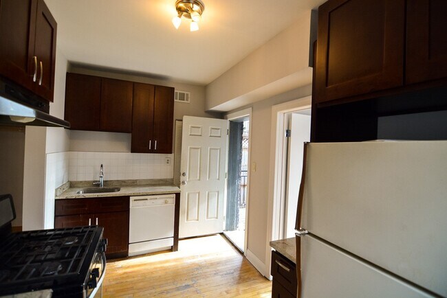 Photo - 2023 W Thomas St Unit M02R