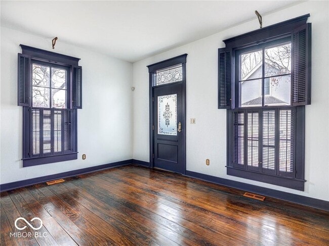 Photo - 321 N Park Ave