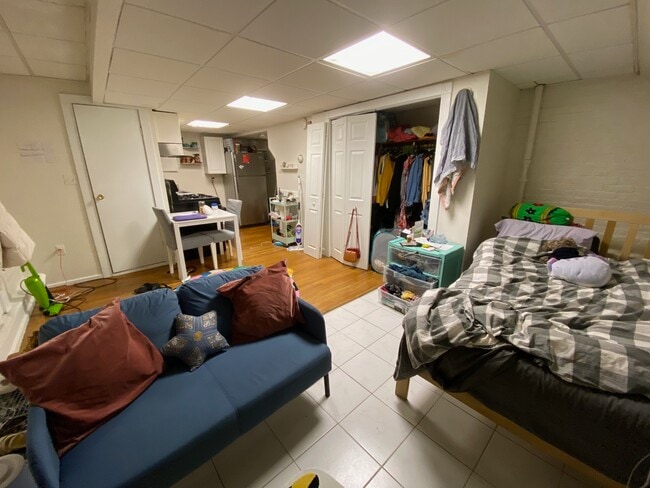 Building Photo - 30 Irving St Unit B