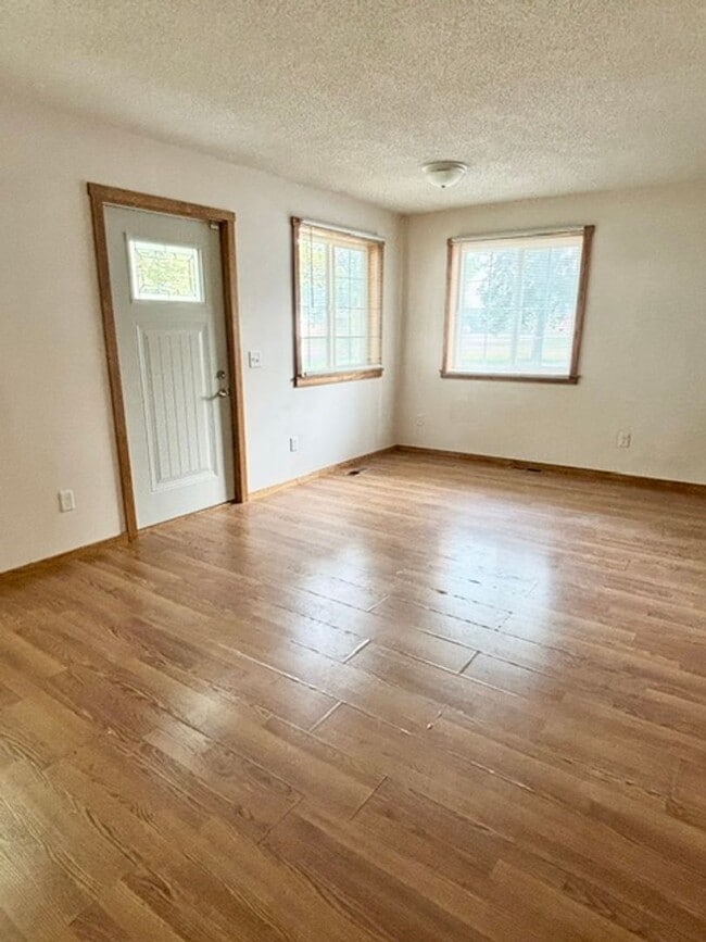 Photo - Available Now 2 Bedroom 1 Bath Single Family Home in Waite Park