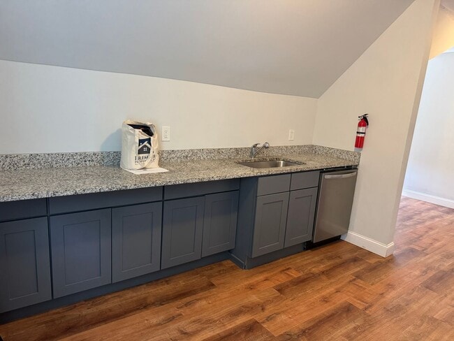 Photo - 986 Smith St Unit 3