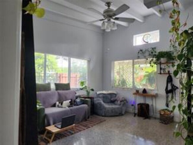 Photo - 1313 NE 16th Ter Unit 1