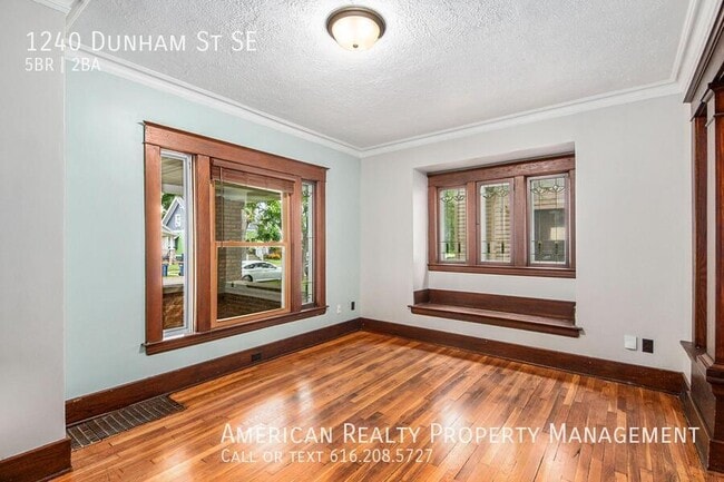 Photo - 1240 Dunham St SE