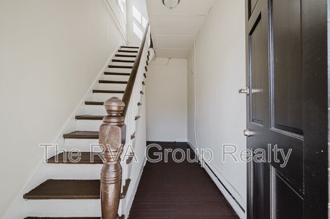 Photo - 929 Farmer St