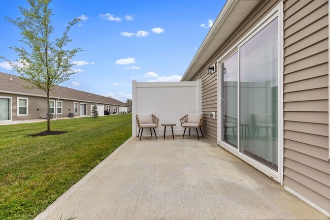 Photo - Redwood Groveport