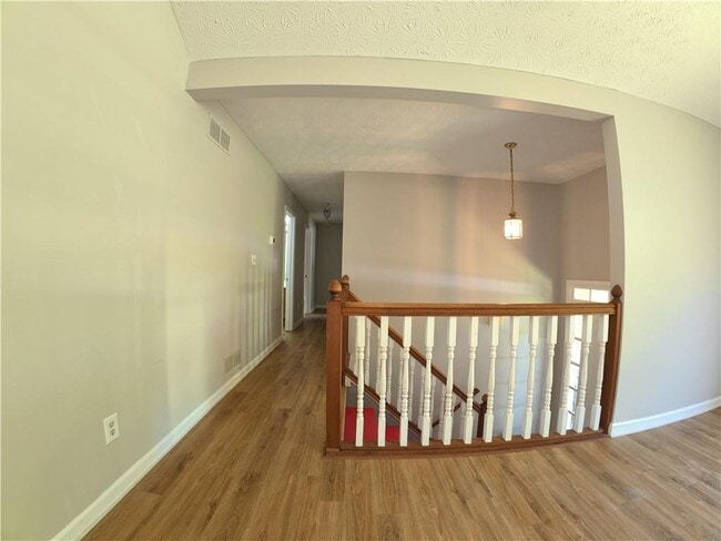 Photo - 2575 Overlake Dr