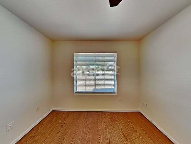 Photo - 539 S Apache Dr