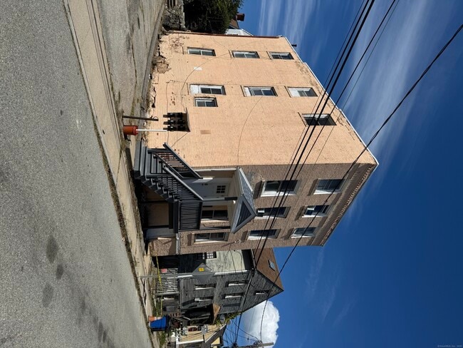 Building Photo - 97 Green St Unit 3 Rental
