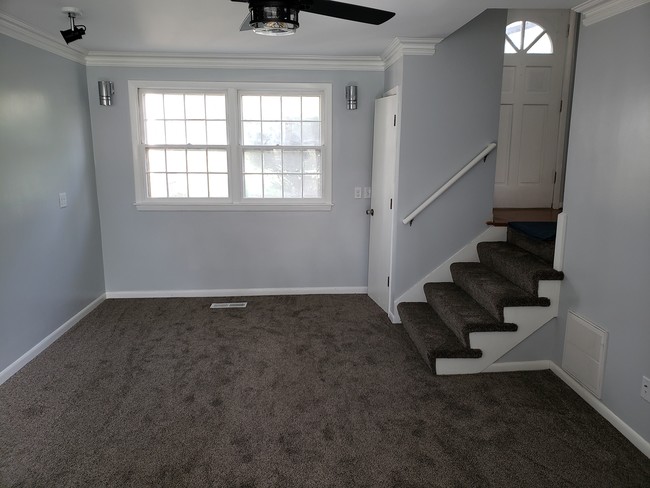 Building Photo - 6452 Washington Ave Unit 6452