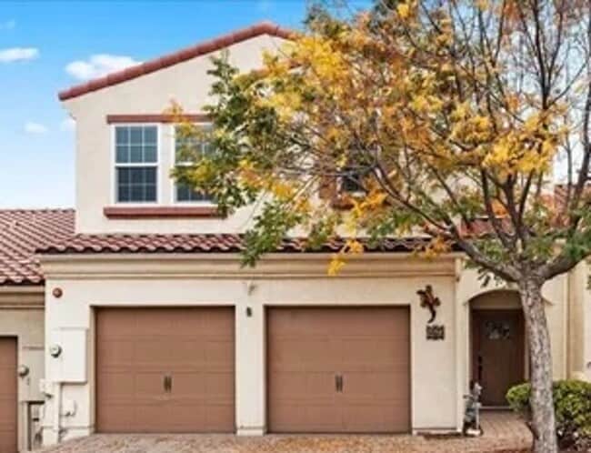 Building Photo - Great Mountain Gate Home 3 bed, 2 1/2 bath home with 2 car garage Property Pros Property Manageme...