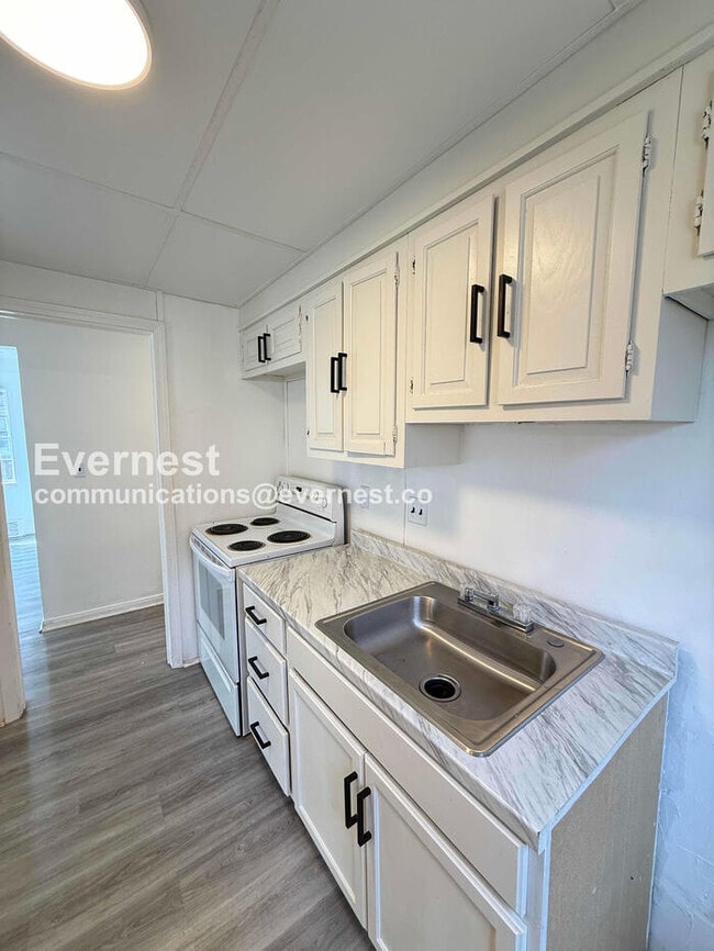 Photo - 20527 Rosemont Ave