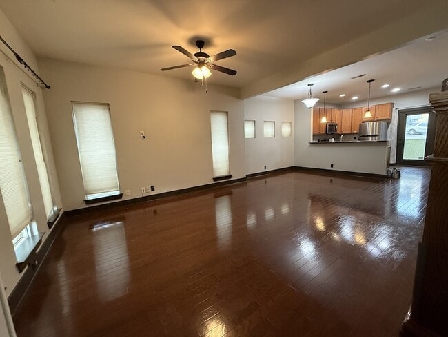 Photo - 3523 Steffisburg Dr
