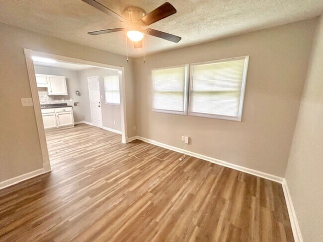 Photo - Newly Renovated 3 Bedroom Home!