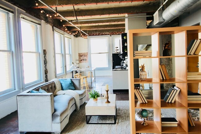 Building Photo - Close to everything, far from the ordinary... Rental