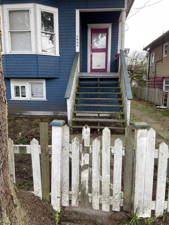 Photo - 1842 11th Av E