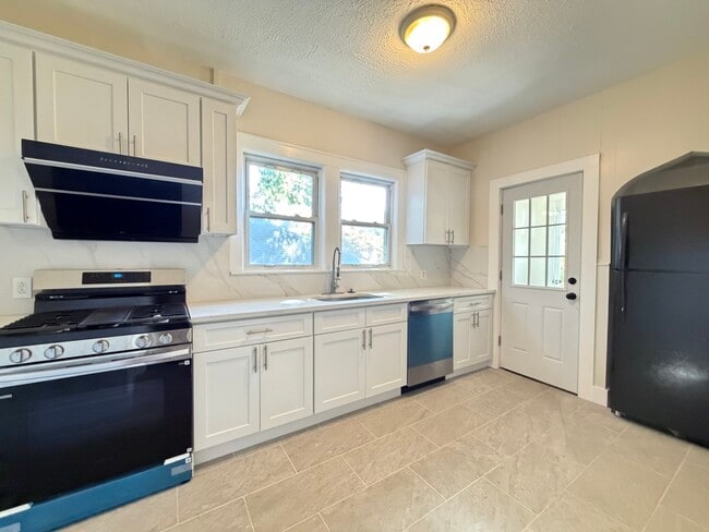 113 Elm Ave