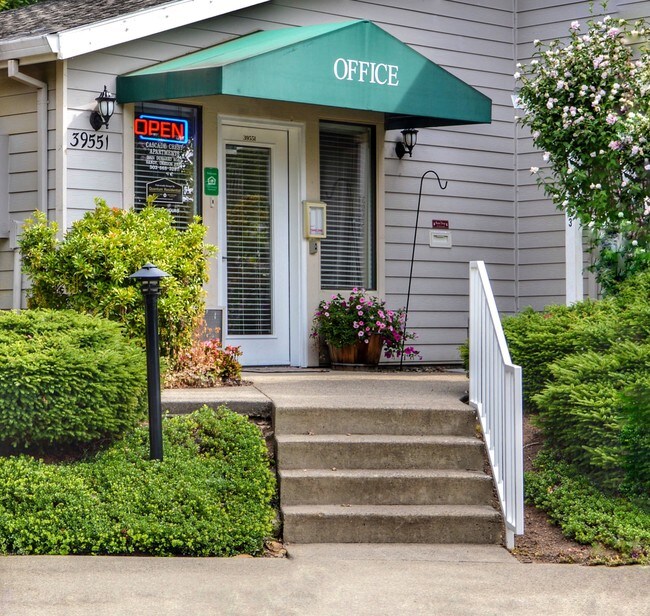 Photo - Cascade Crest