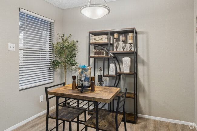 A3 1BR, 1BA - 720SF - Dining Room