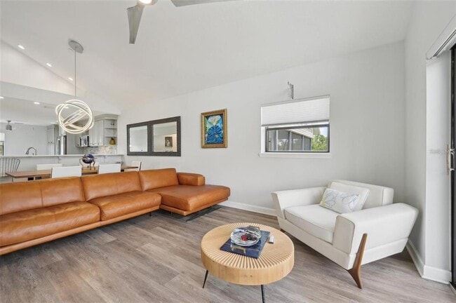 Photo - 515 Leffingwell Ave Unit 211