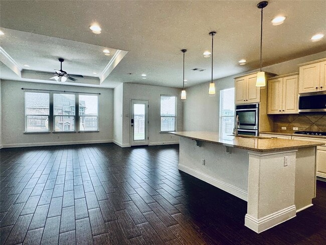Building Photo - 3308 De Torres Cir
