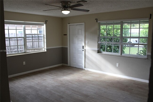 Photo - 2740 SW 46th St Unidad 2