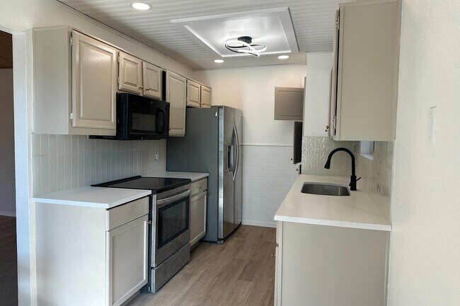 Photo - 6616 Moss Ln