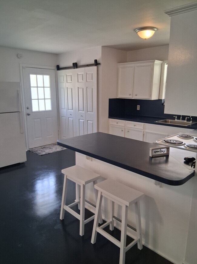 1045 Buck Rd
