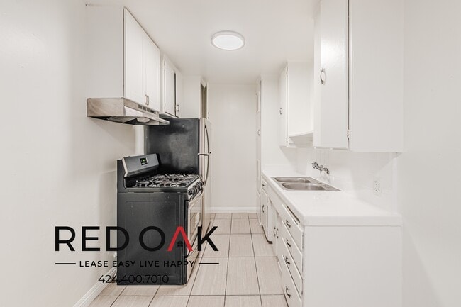 Photo - 5832 Carlton Way Unit 2