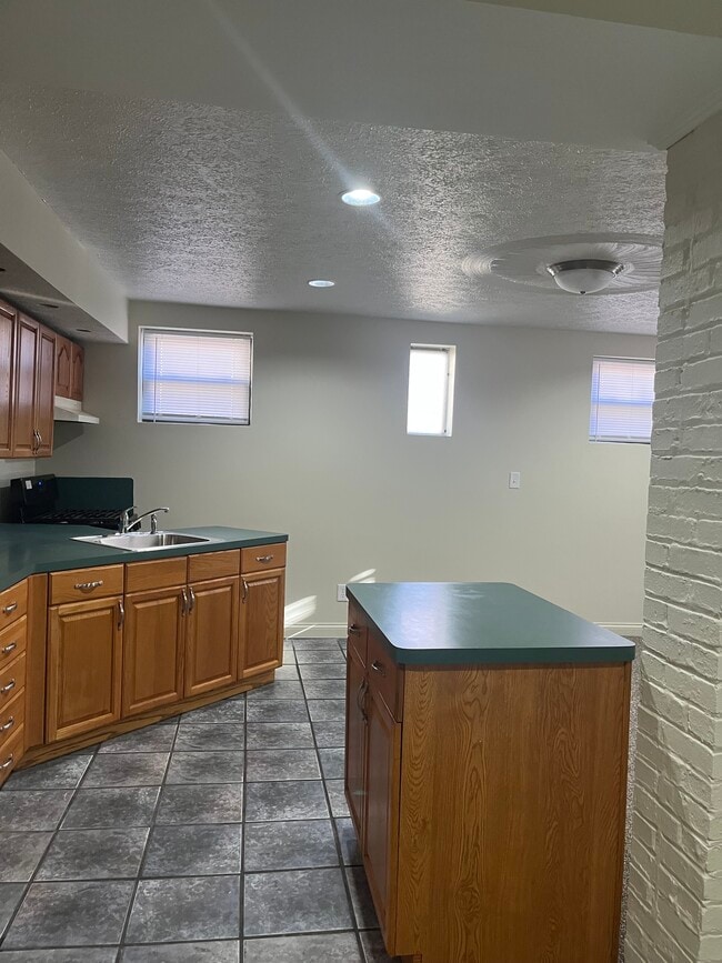 Photo - 1084 Jefferson Ave