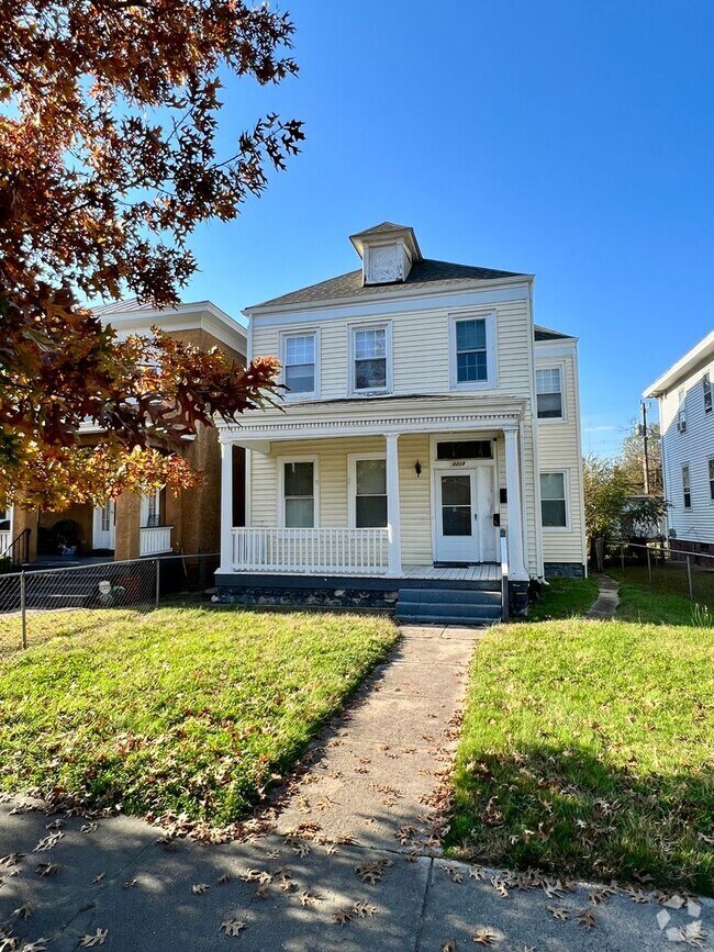 Building Photo - 3208 Carolina Ave Unit 3208 Carolina Ave #B Rental