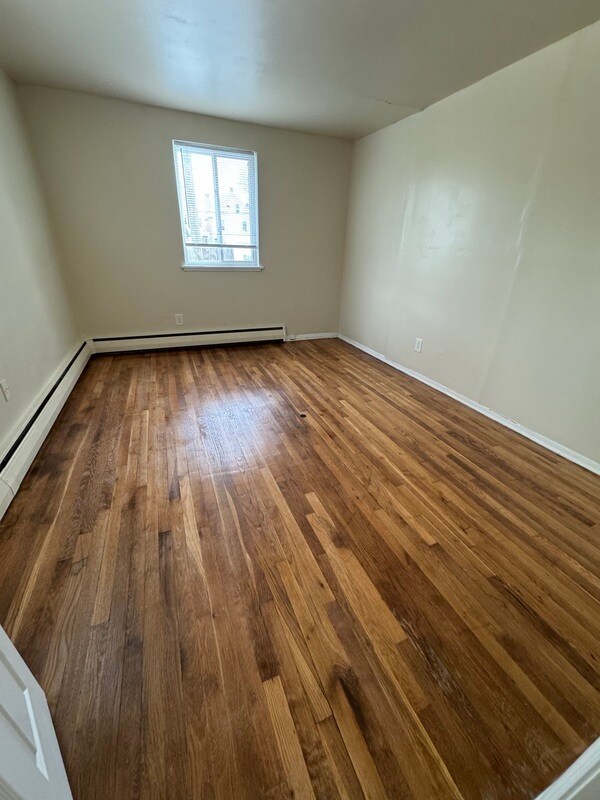 Photo - 3210 Ellwood Ave Unidad B