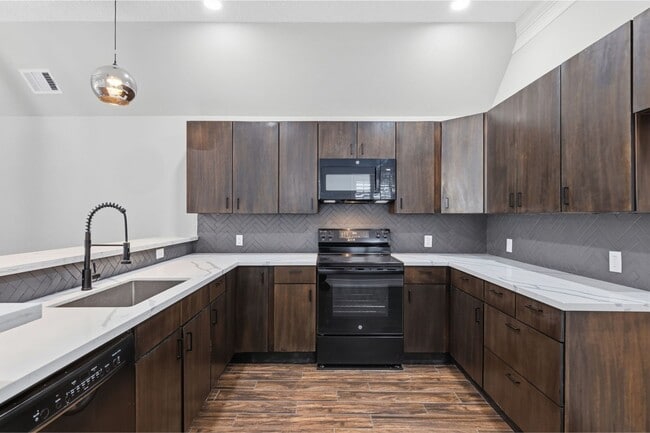 Photo - 1834 Woodvine Dr