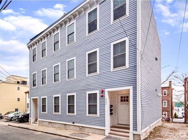 Building Photo - 322 Athens St Unit 2 Rental