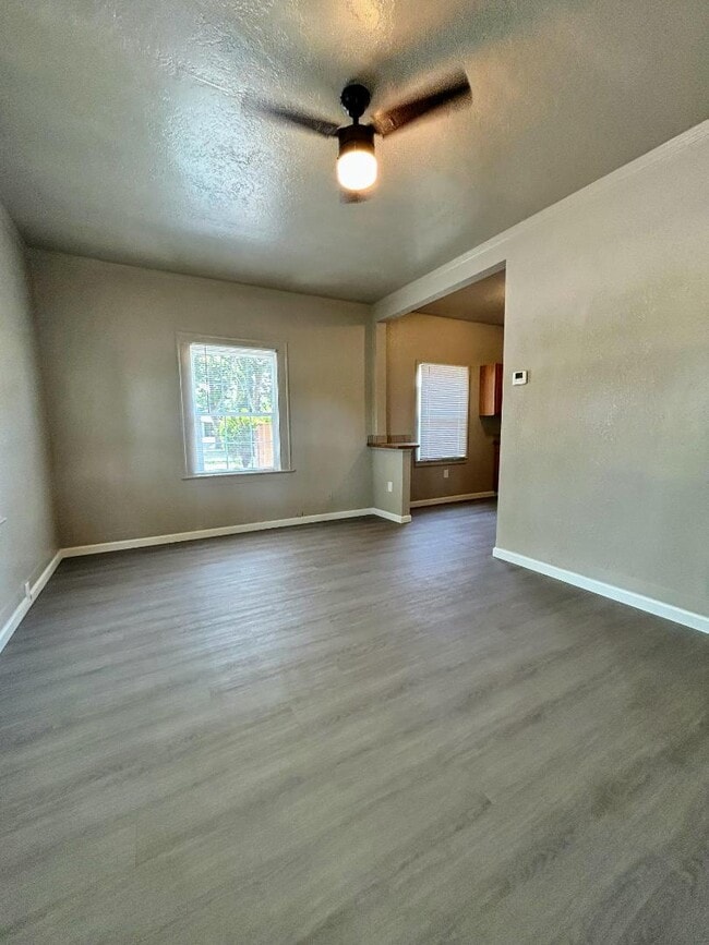 Photo - 573 N Minaret Ave