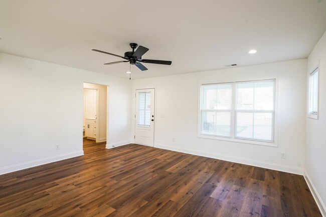 Photo - 380 Baldwin Ln