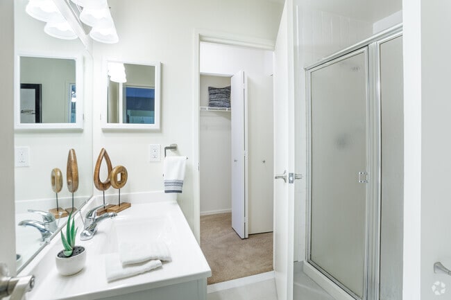 2 BR, 2 BA - 1164 SF, Renovated