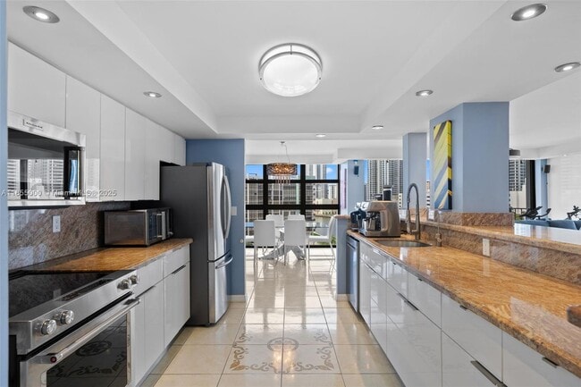 Photo - 200 Leslie Dr Unit 810