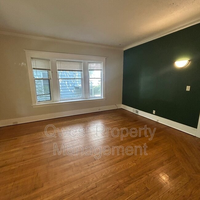 Photo - 1335 Logan St SE