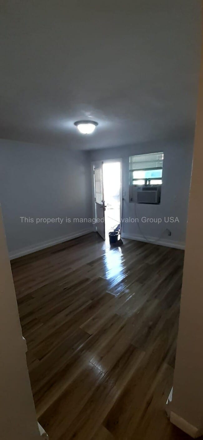 Photo - 610 W 18th St Unit 1